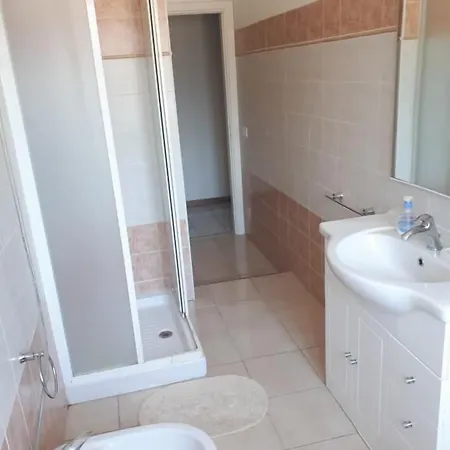 Mari Pintau בית הארחה *